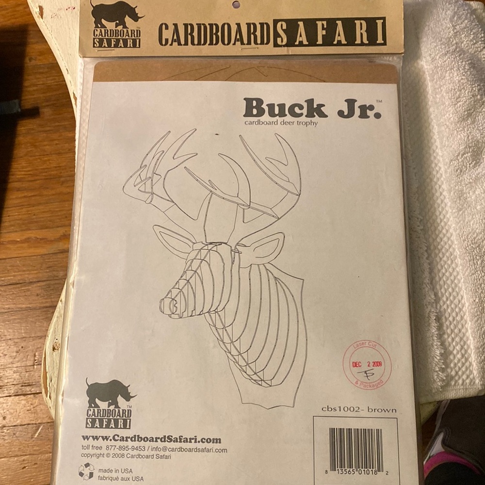 Cardboard Safari Buck Jr.
